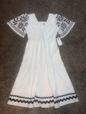 Cato Collection Limited Edition White V-Neck Dress